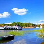 Twierdza Przy Plaży Royal Aparts Apartamento *