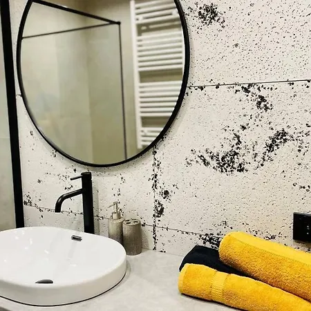 Twierdza Przy Plazy Royal Aparts *